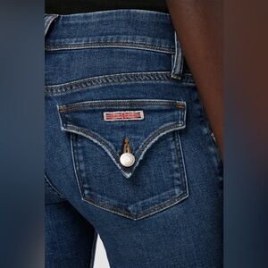 Hudson Beth Mid-Rise Baby Boot bootcut Jean Size 25
Retail $195.00